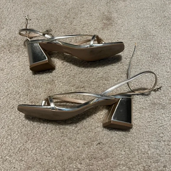 Steve Madden | Metallic Gold “Alaina”Heels - Picture 3 of 9